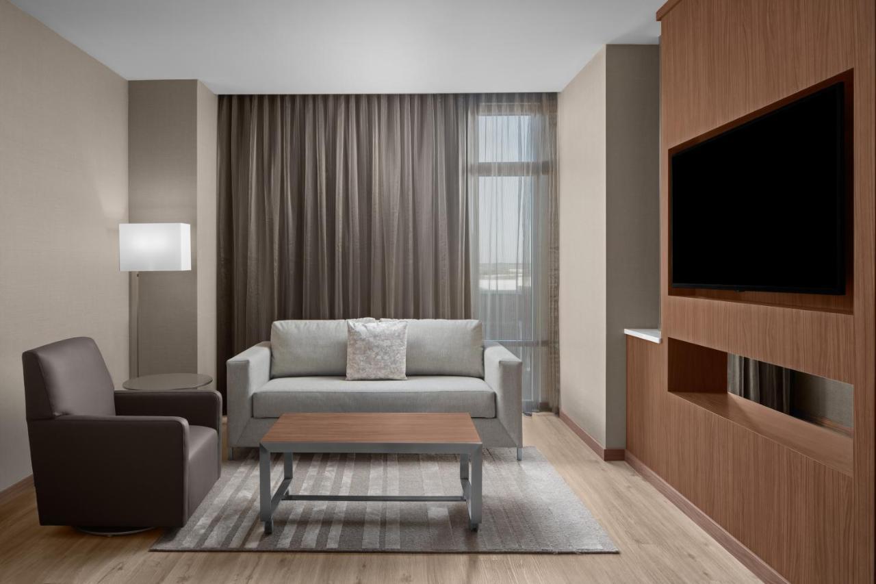Ac Hotel By Marriott Charlotte Ballantyne 외부 사진