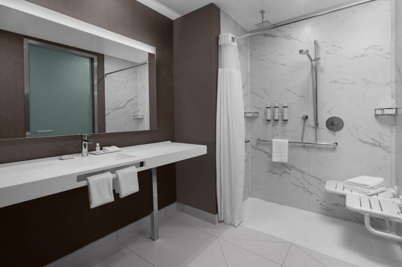 Ac Hotel By Marriott Charlotte Ballantyne 외부 사진